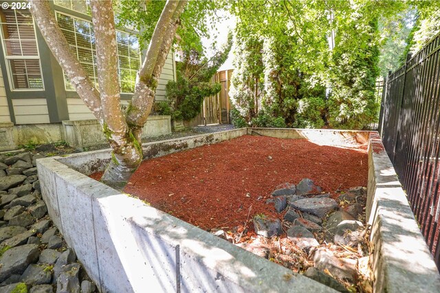 3794 Wilshire Ln, Eugene, OR 97405 - view of fenced yard