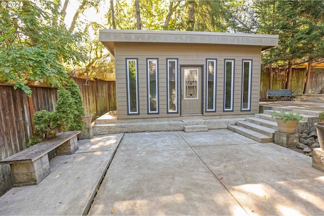 3794 Wilshire Ln, Eugene, OR 97405 - view of outdoor structure with a fenced backyard