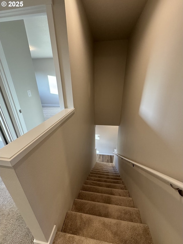 347 SE Shetterly Dr, Dallas, OR 97338 - view of stairway