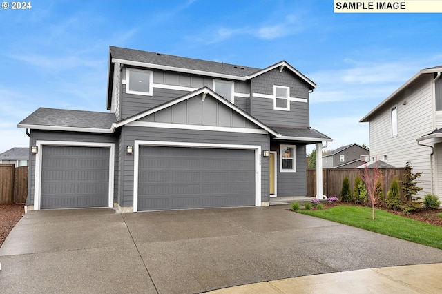 view of front facade featuring a front lawn