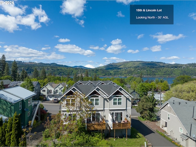 Listing photo 2 for 1534 Lincoln St, Hood River OR 97031