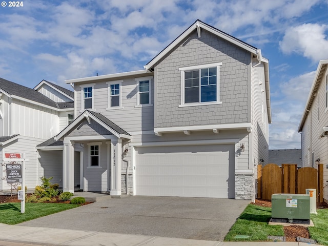 view of front facade featuring a garage