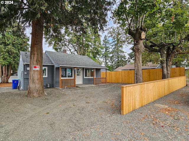 view of front of property featuring a porch