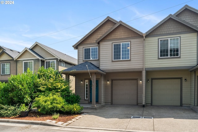 craftsman house featuring a garage