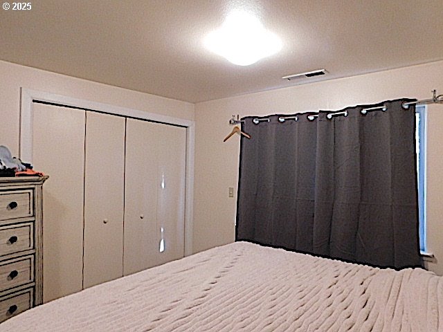 bedroom with a closet