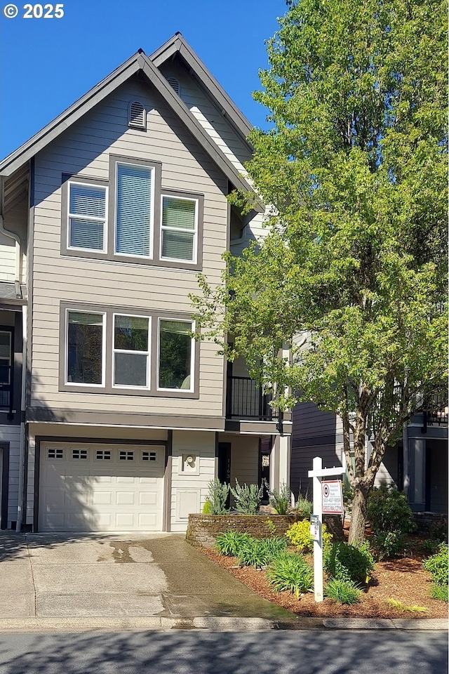 1163 NE 5th St, Gresham, OR 97030 - multi unit property featuring an attached garage and concrete driveway