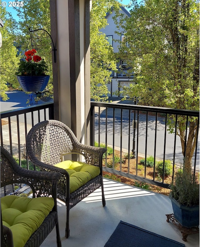 1163 NE 5th St, Gresham, OR 97030 - view of balcony