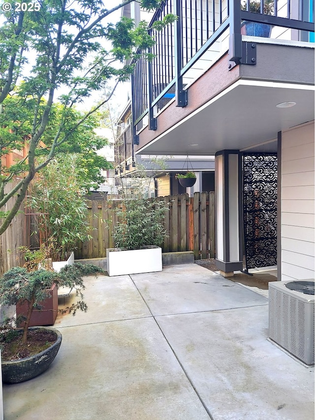 1163 NE 5th St, Gresham, OR 97030 - view of patio