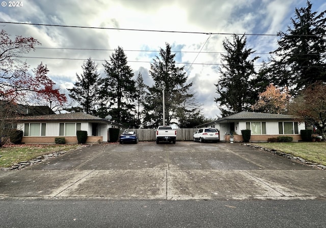 view of front of property