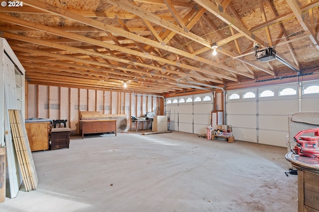 1655 NE 2nd St, Hermiston, OR 97838 - garage with a garage door opener