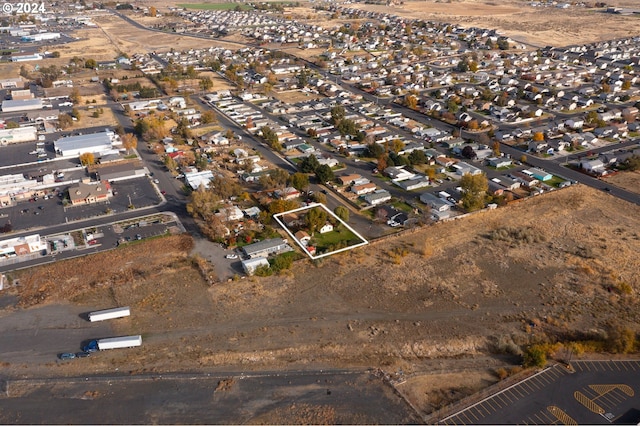 1655 NE 2nd St, Hermiston, OR 97838 - aerial view of property and surrounding area featuring property parcel outlined
