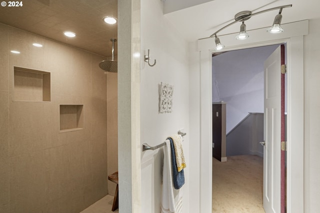 7184 Battle Creek Rd, Salem, OR 97317 - bathroom featuring tiled shower