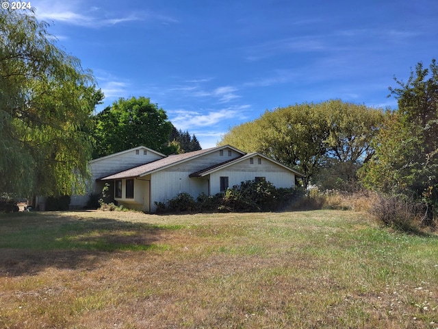 view of side of property