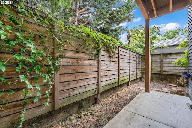 view of yard with a patio