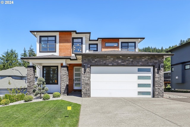 view of front of property featuring a front lawn