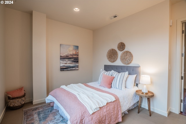 bedroom with carpet flooring, baseboards, visible vents, and recessed lighting