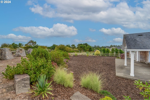 402 Diamond Ln, Gearhart, OR 97138 - view of yard with fence and a patio area