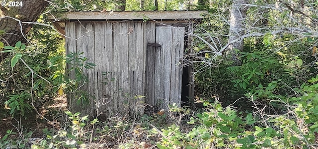 view of outbuilding