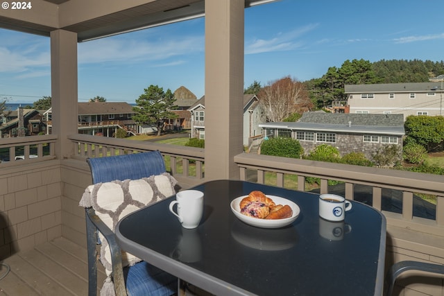 balcony featuring a fire pit