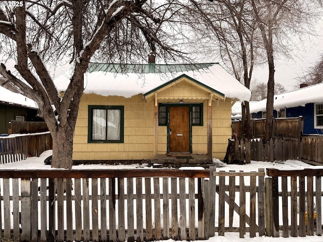 view of front of property