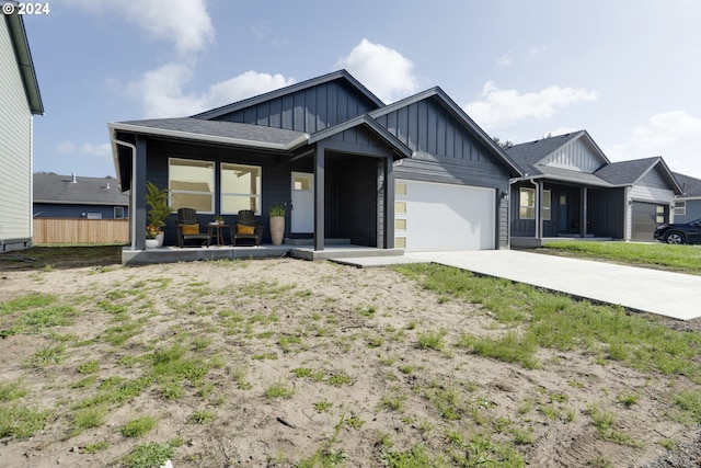 view of front facade with a garage