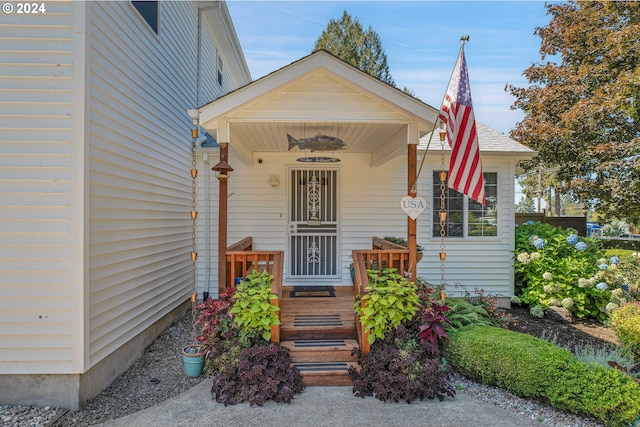 view of front of house featuring a porch