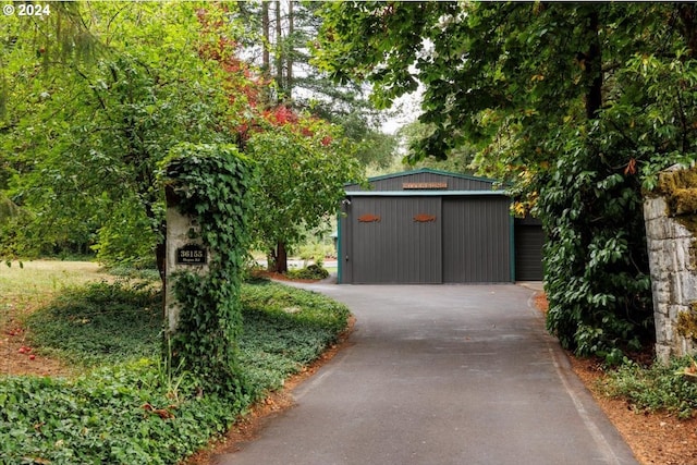 view of outdoor structure featuring a garage