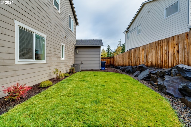 3763 Rockcress Rd, Eugene, OR 97403 - view of yard featuring central AC