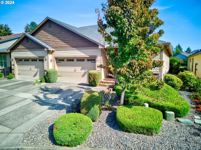 craftsman house featuring a garage