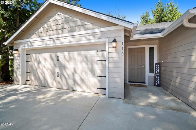 view of detached garage