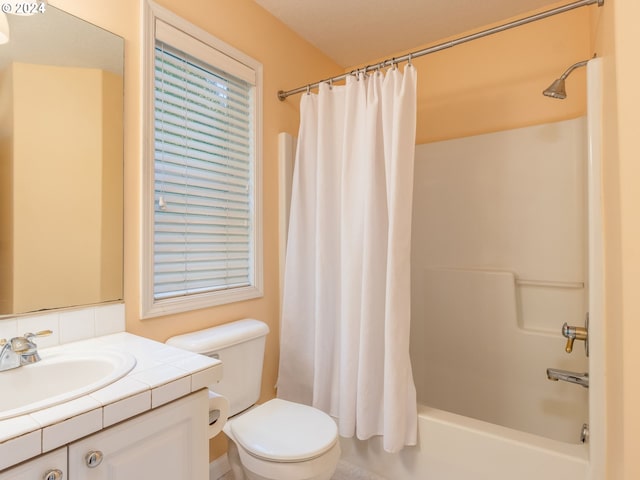 15337 SE Olds Dr, Clackamas, OR 97015 - full bath with vanity, shower / tub combo with curtain, and toilet