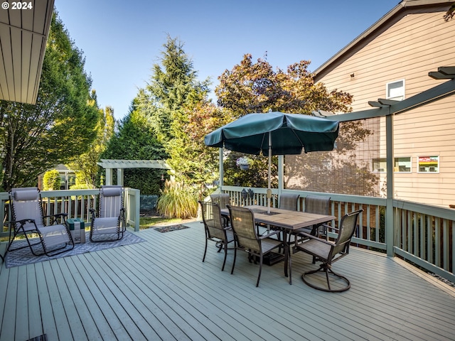 15337 SE Olds Dr, Clackamas, OR 97015 - wooden terrace with outdoor dining space
