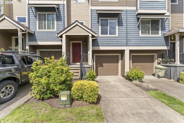 view of front of house featuring a garage