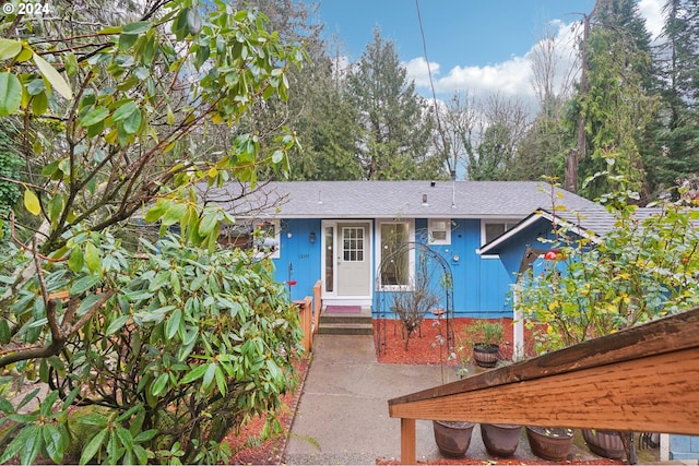 view of front of property with a patio