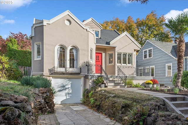 view of front facade with a garage