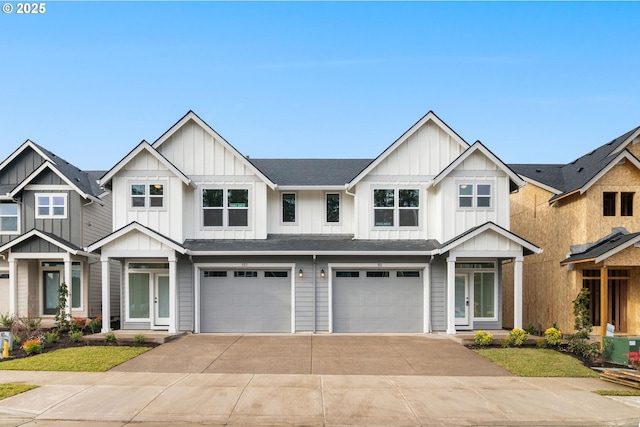 view of front facade featuring a garage