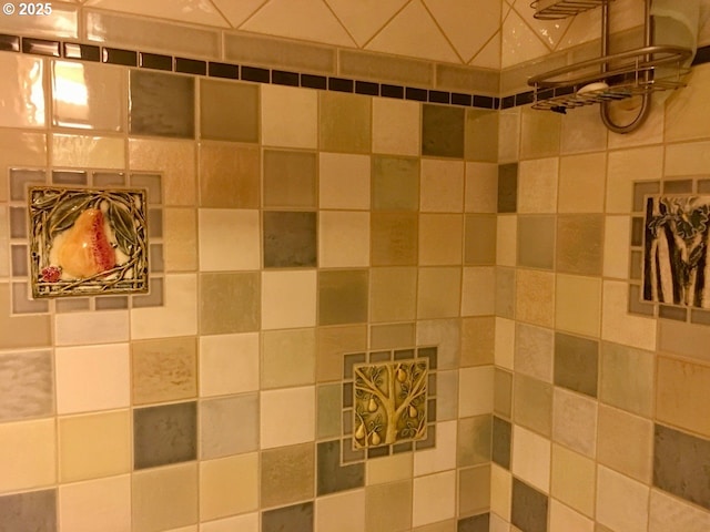 details with a tile shower