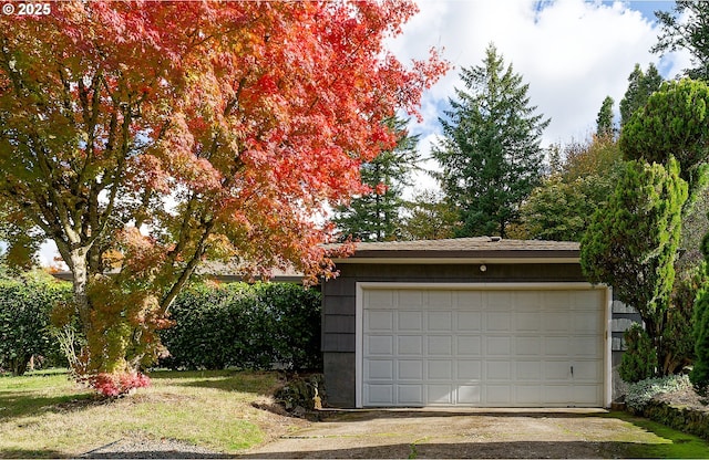 6312 SW Lesser Way, Portland, OR 97219 - view of garage