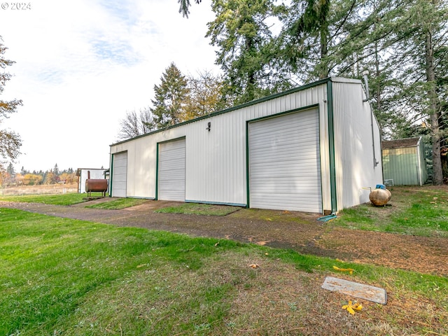 view of detached garage