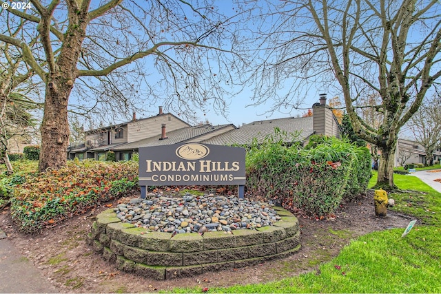 view of community / neighborhood sign