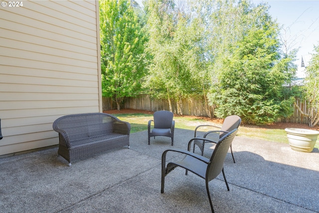15003 NE 102nd St, Vancouver, WA 98682 - fenced backyard with a patio area