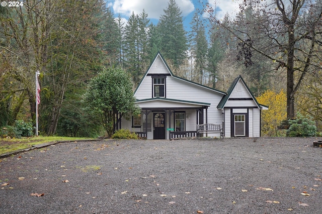 view of front of property featuring a porch