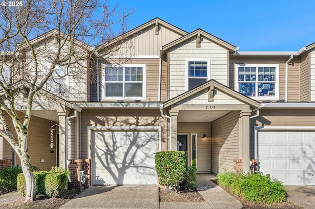 view of front of house with a garage