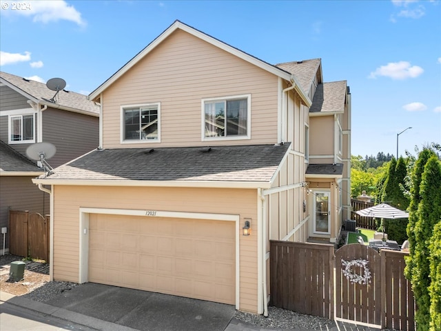 view of front property featuring a garage