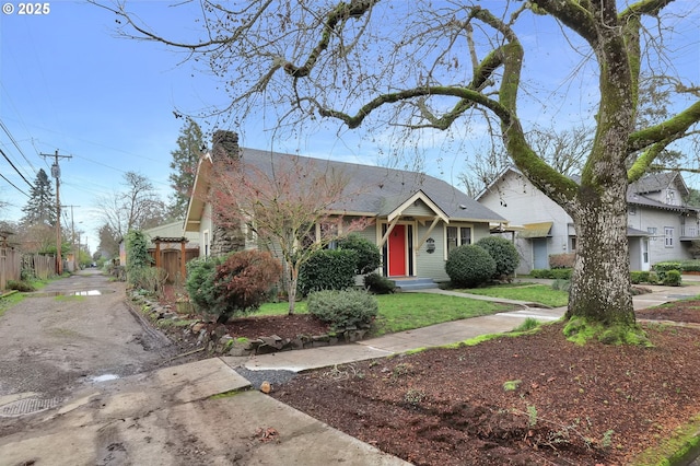 view of front of house with a front lawn