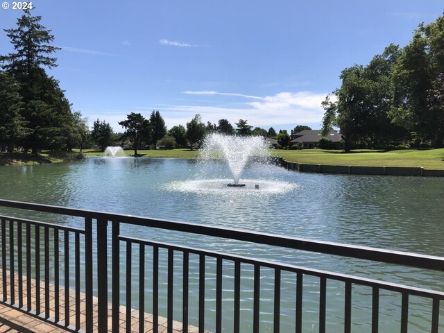 view of yard featuring a water view