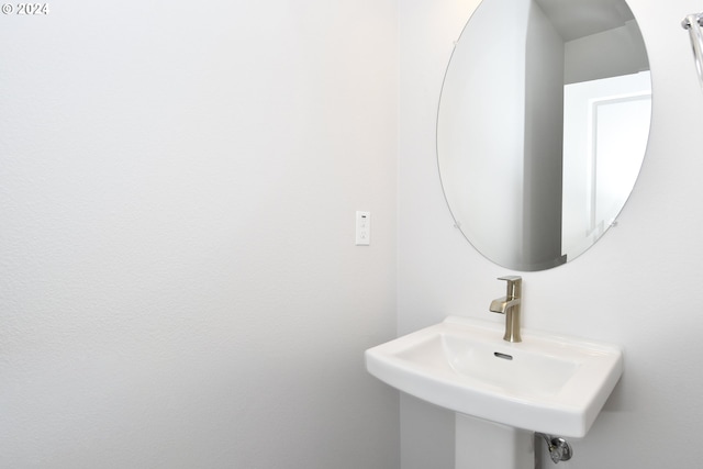 bathroom with sink