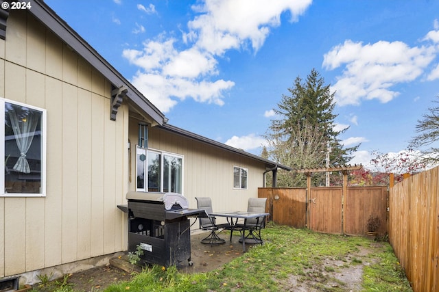 view of yard featuring a patio area