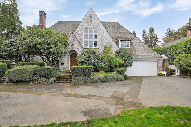 view of front of house featuring a garage