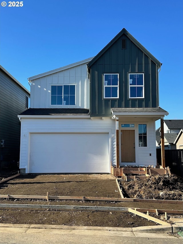 view of front facade featuring a garage